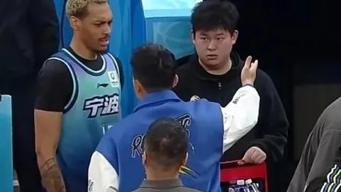 “马拉松独家瞬间曝光：摄影师深度解读三则照片”